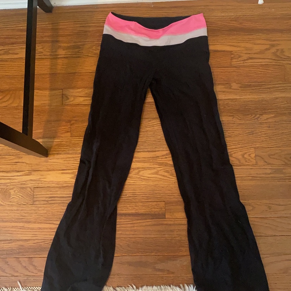 Lululemon sweats. 6
